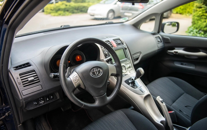 Toyota Auris cena 26900 przebieg: 162000, rok produkcji 2009 z Szczecin małe 781